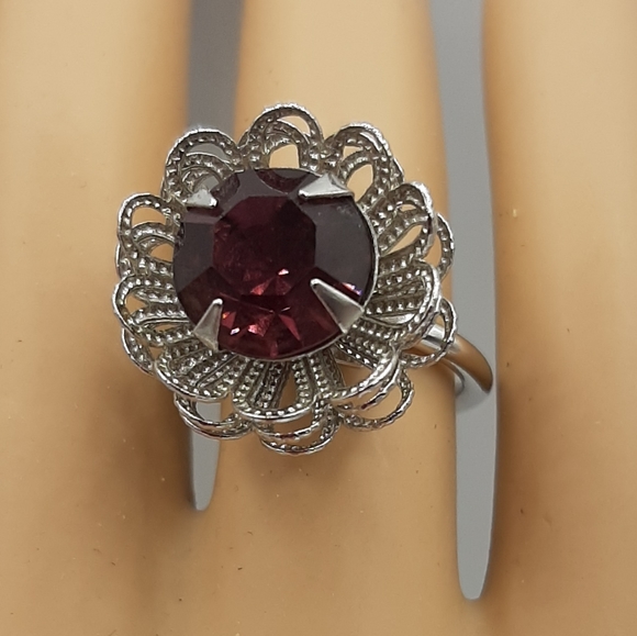 Vintage Sarah Coventry Adjustable Silver Tone Floral Purple Rhinestone Ring - Picture 2 of 6